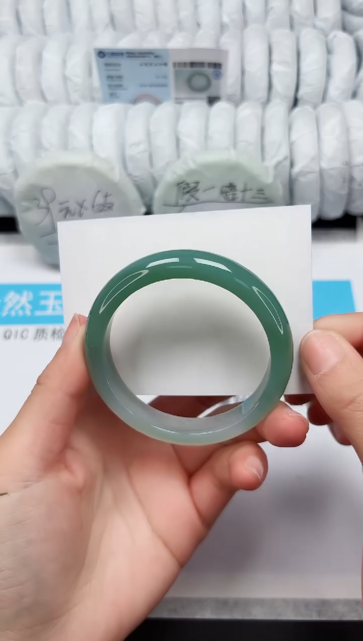 【闪购商品】石英质玉手镯未镶嵌300-57.1