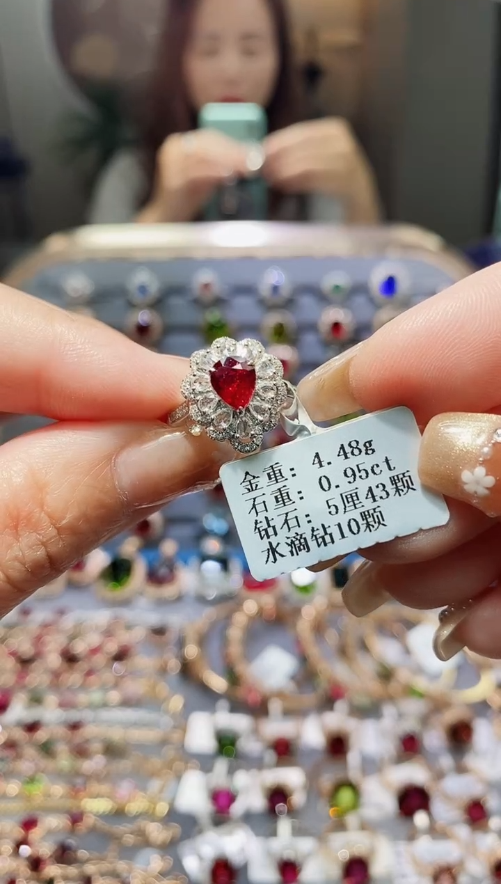 【闪购商品】红宝石戒指18K金镶嵌0.95.