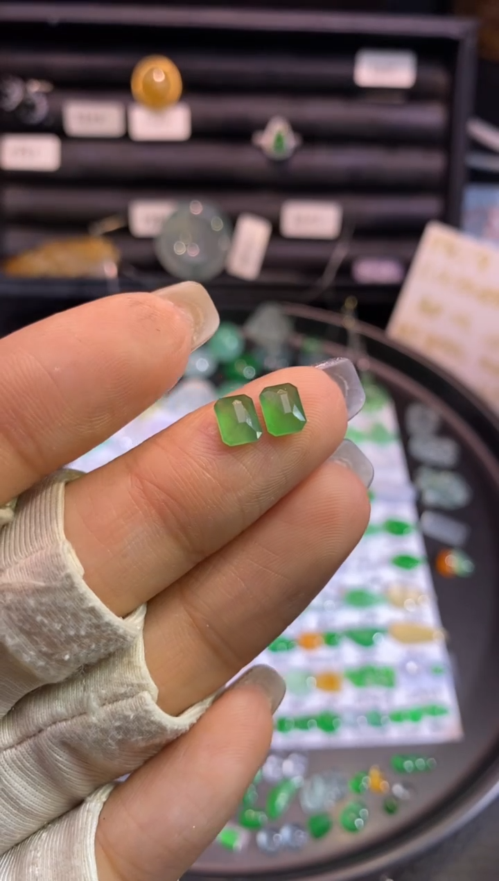 翡翠挂件未镶嵌切割