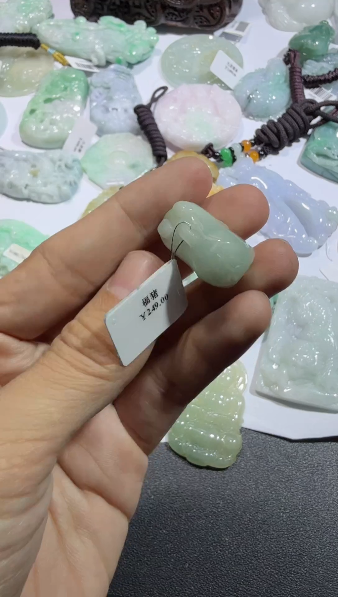 【闪购商品】翡翠颈饰未镶嵌00009592