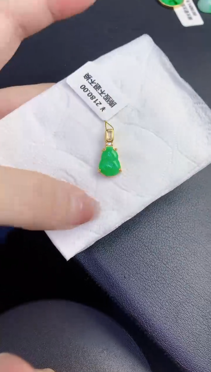 颈饰未镶嵌翡翠缅甸天然翡翠A货