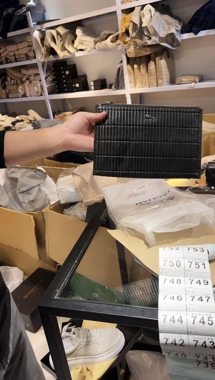头层牛皮韩爵绅士包包皮具739