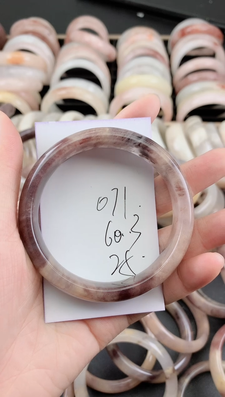 未镶嵌手镯石英质玉071