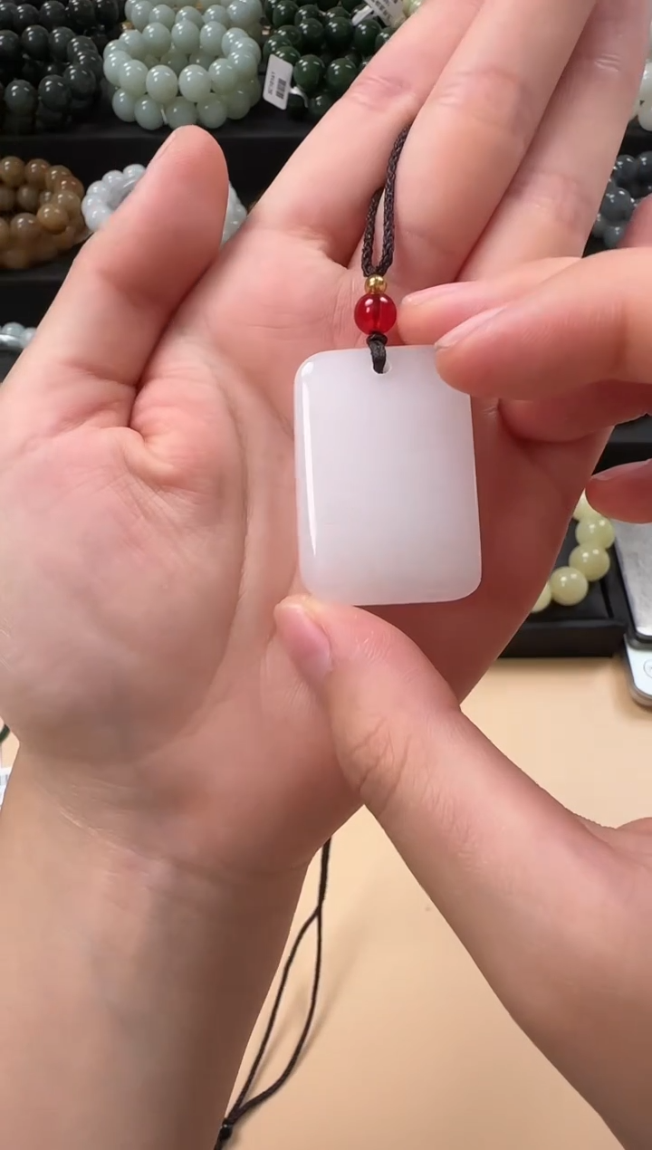 和田玉未镶嵌颈饰颈饰