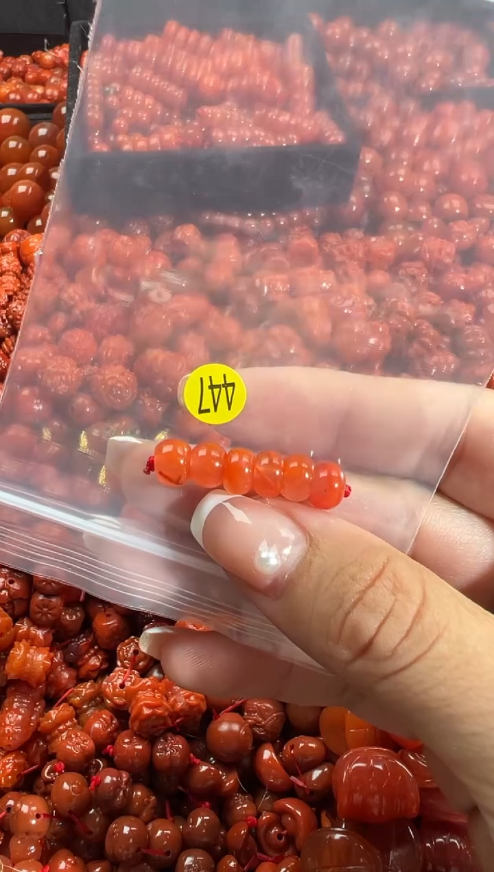 颈饰未镶嵌南红玛瑙1