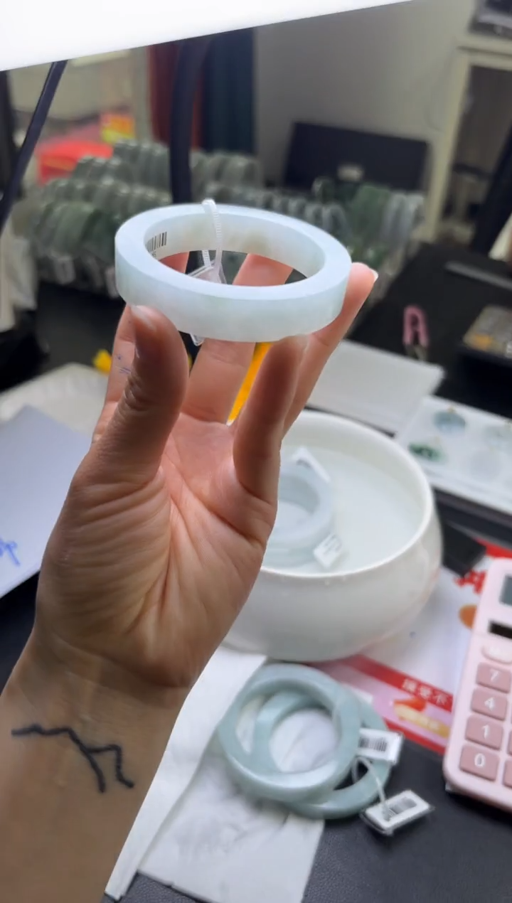 【闪购商品】定制翡翠手镯未镶嵌定制手镯不退不换
