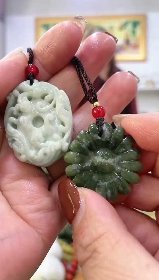 未镶嵌岫玉挂件 