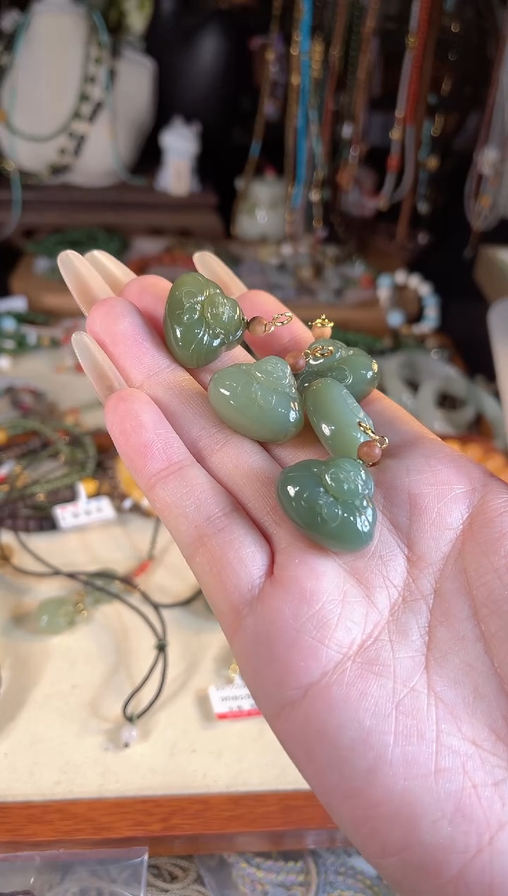【闪购商品】和田玉吊坠(不含链)银S925镶嵌多样性发货其一