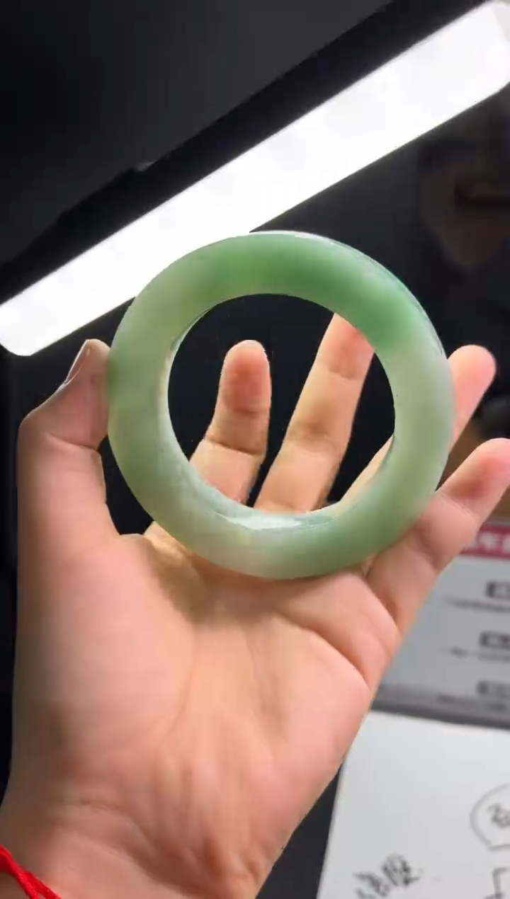 【闪购商品】定制翡翠手镯未镶嵌手镯DDH/发一件