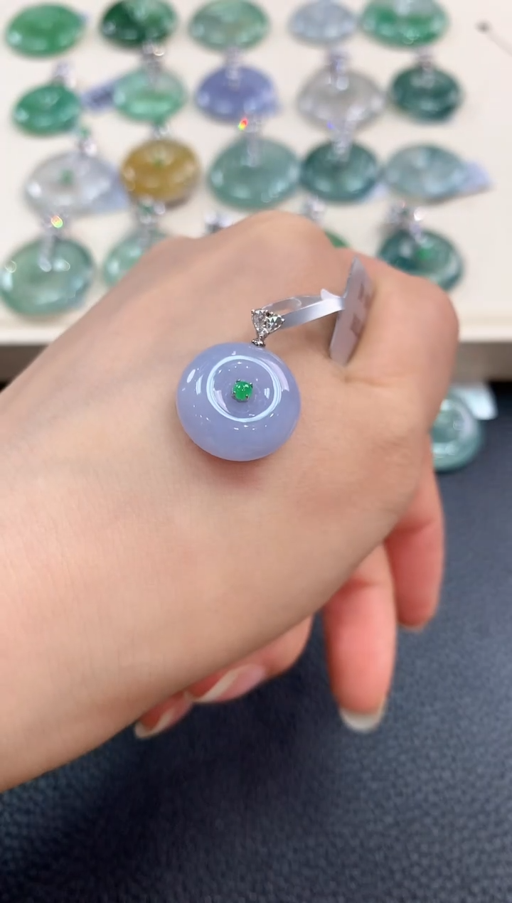 【闪购商品】翡翠吊坠(不含链)18K金镶嵌b140不退换 