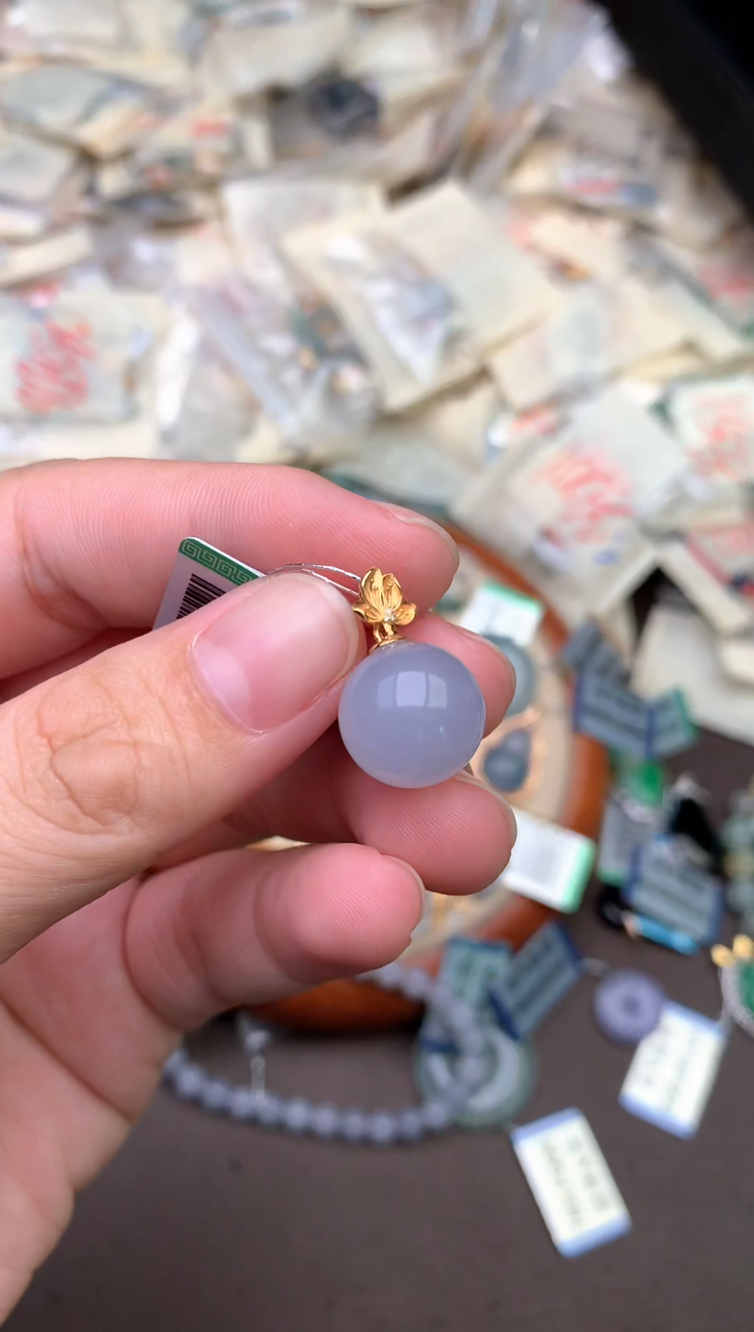 18K金镶嵌挂件翡翠   —