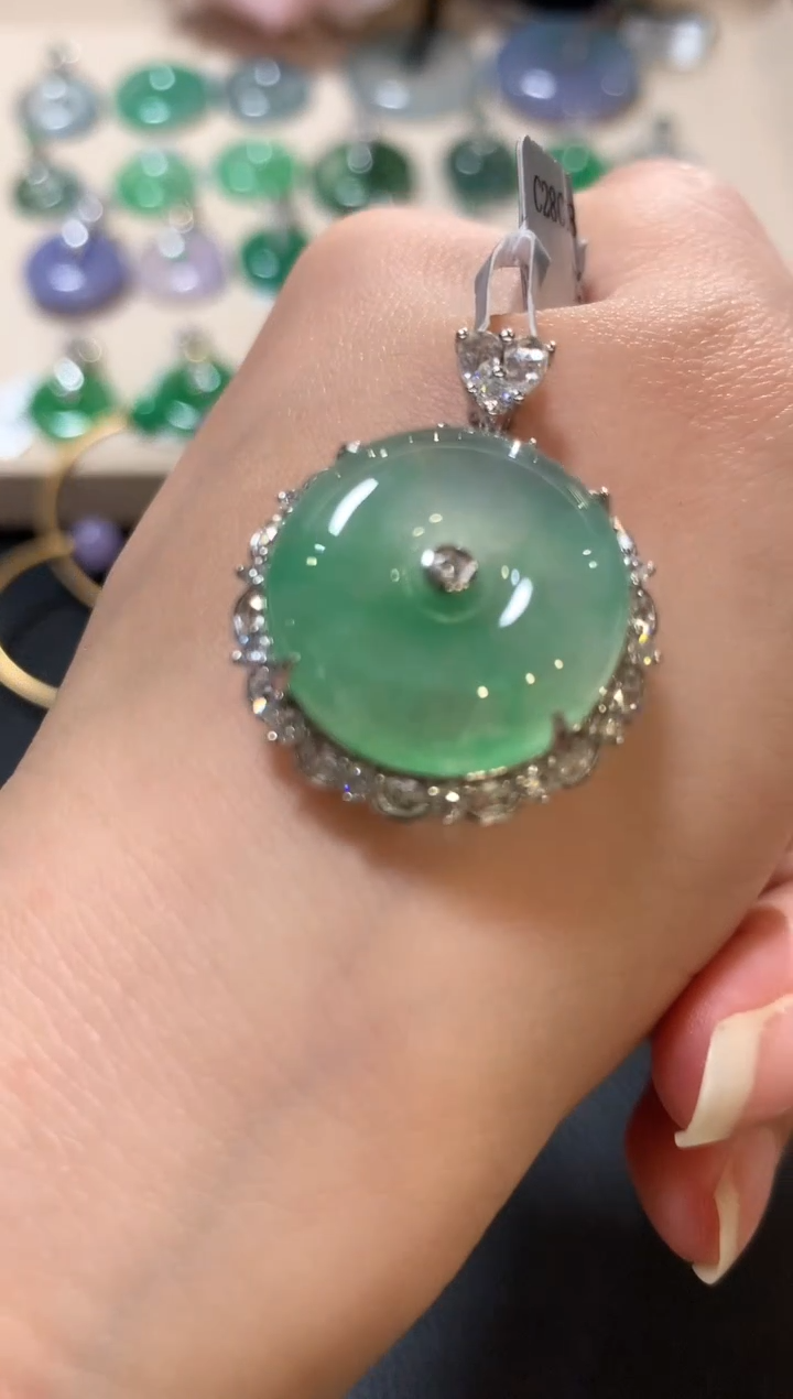 吊坠(不含链)18K金镶嵌翡翠z33  