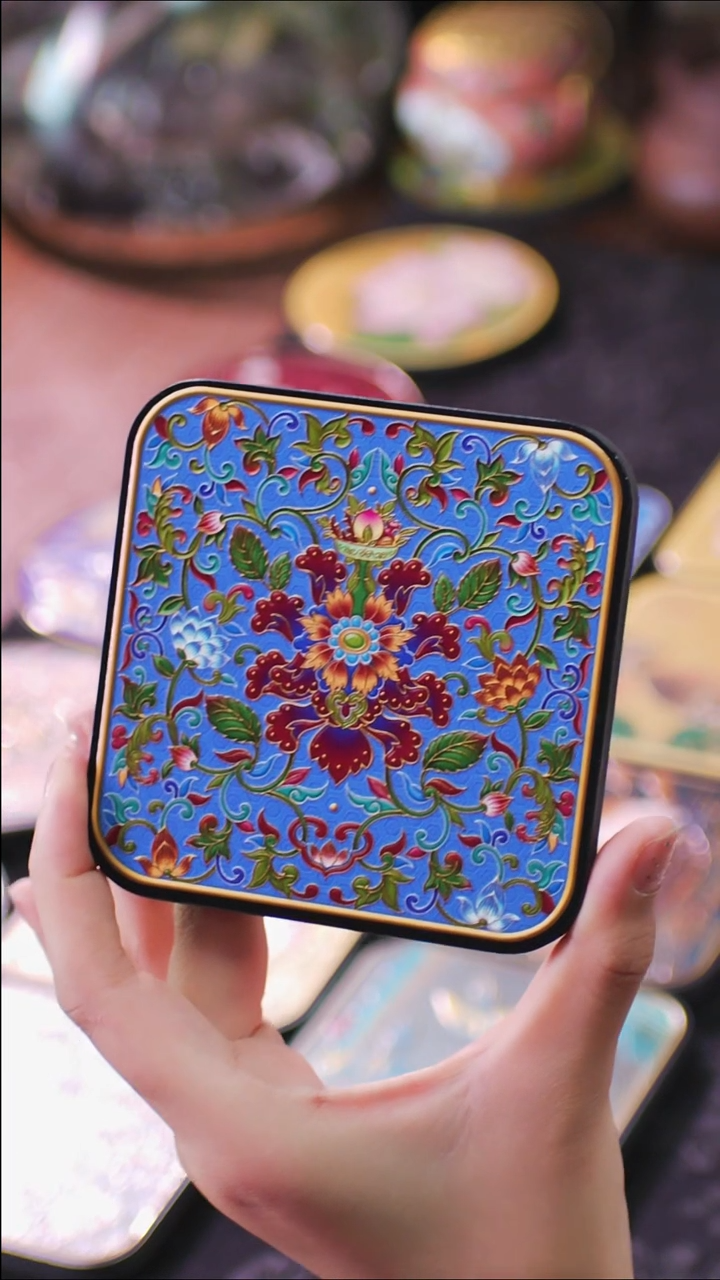 壹藏贰宝繁花图案杯垫一片