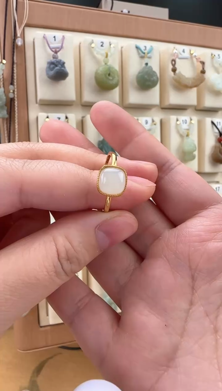 【闪购商品】和田玉戒指银S925镀金镶嵌方糖戒指