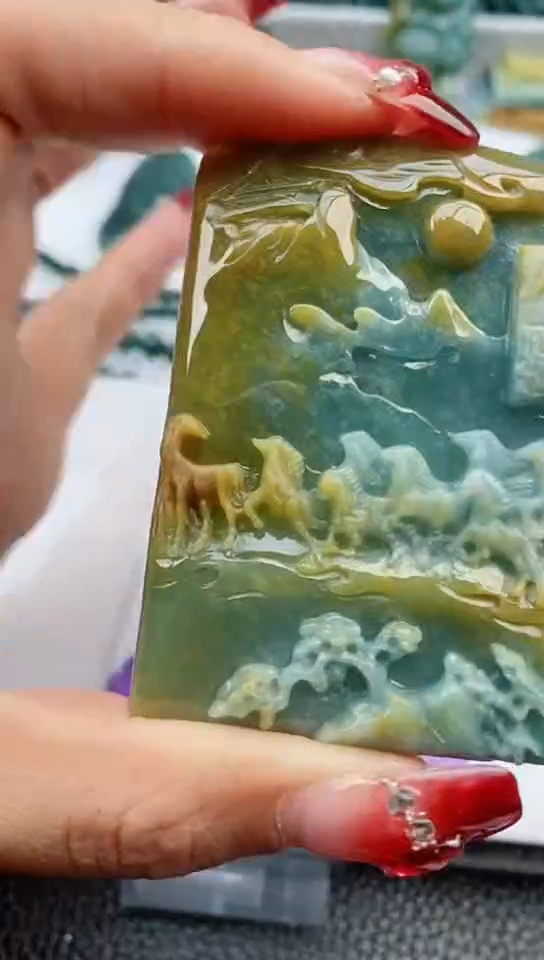 【闪购商品】翡翠颈饰未镶嵌            