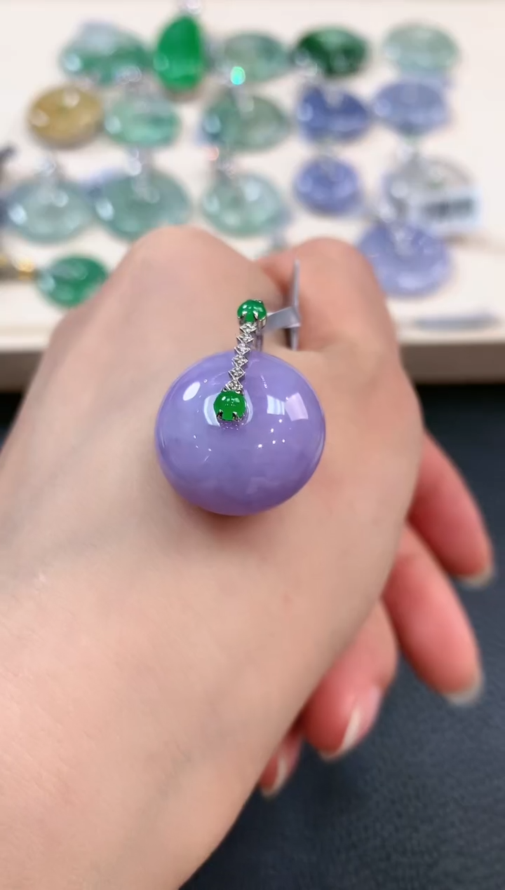 【闪购商品】翡翠吊坠(不含链)18K金镶嵌b140不退换多样性一件发货