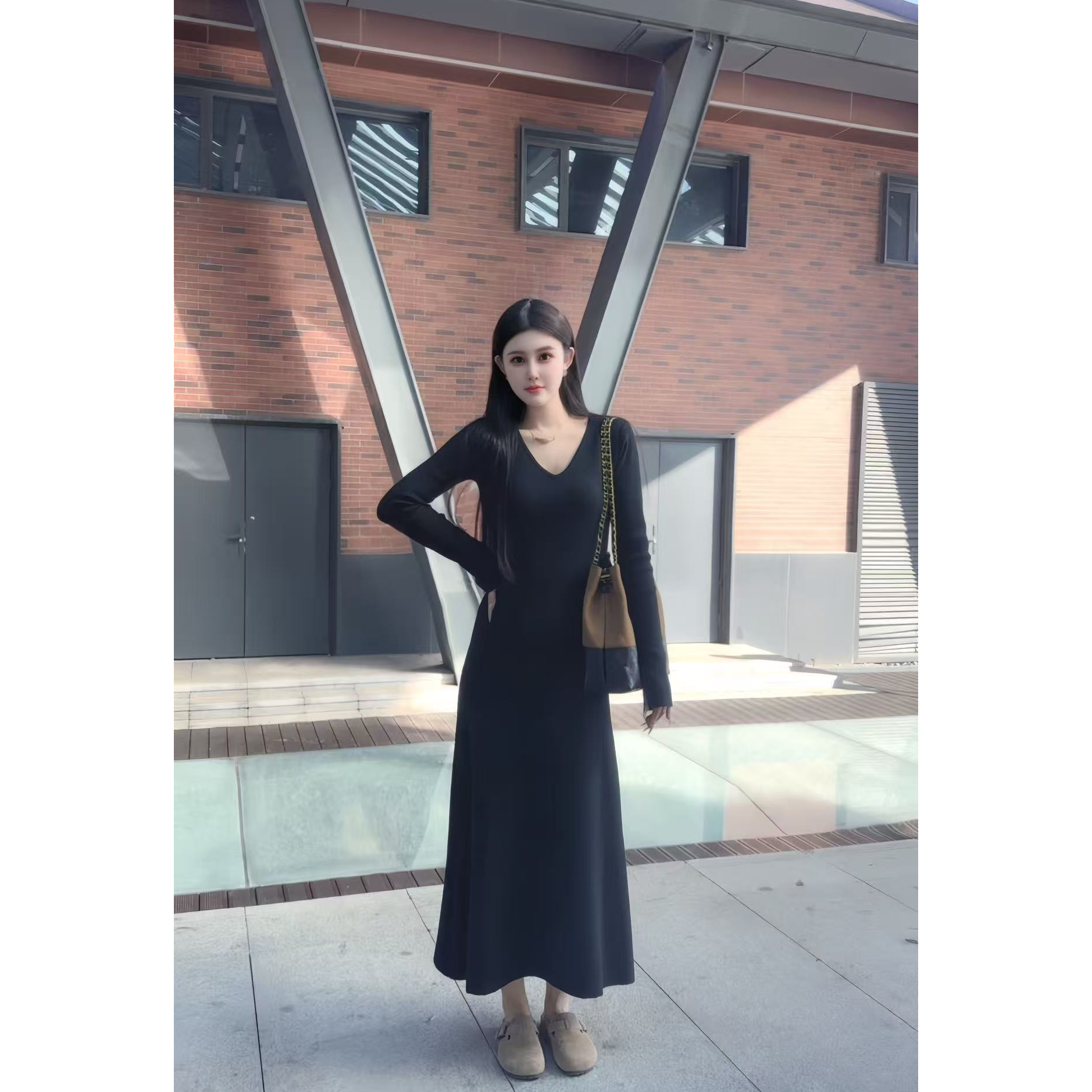 气质V领高腰修身针织黑色连衣裙秋冬裙子
