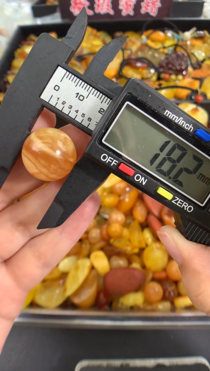 蜜蜡未镶嵌珠宝奇石1