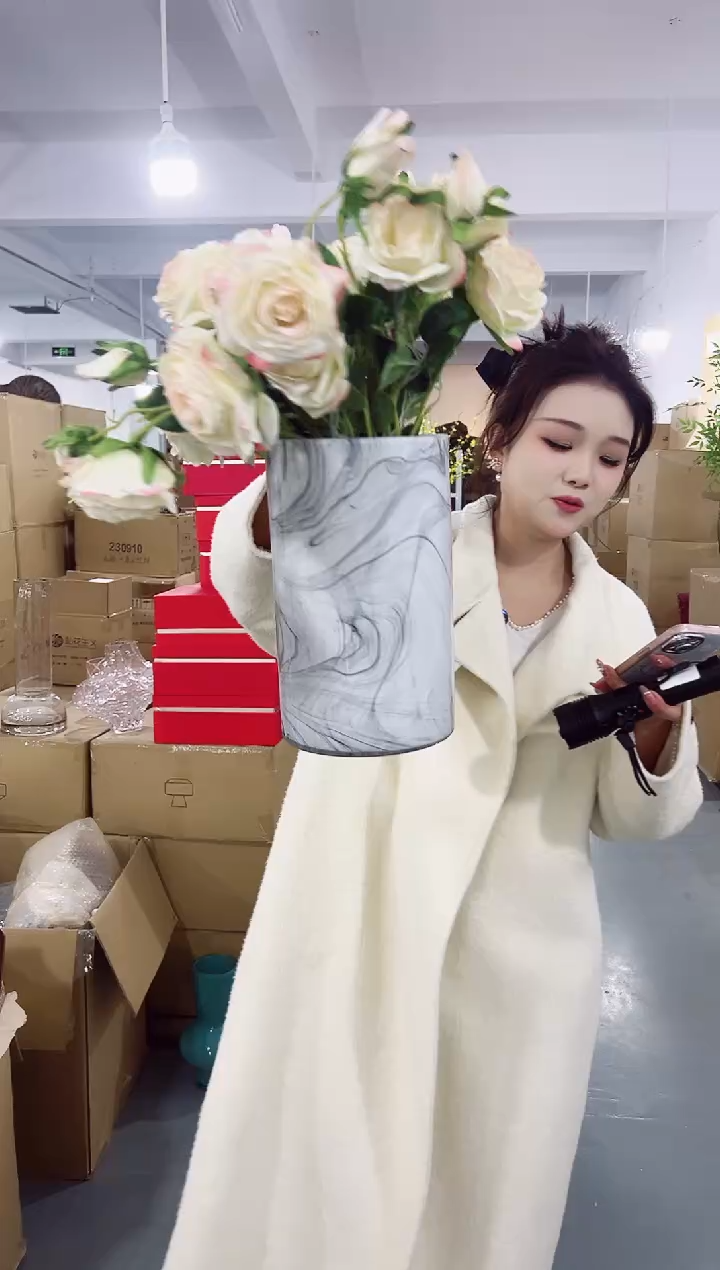 【闪购商品】玻璃乐之沭花瓶微瑕-L770