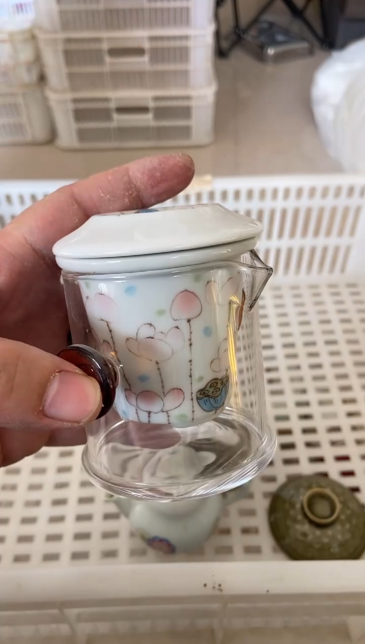 杯无运费险有瑕疵的摄影的产品有使用过的痕迹有点脏介意勿拍