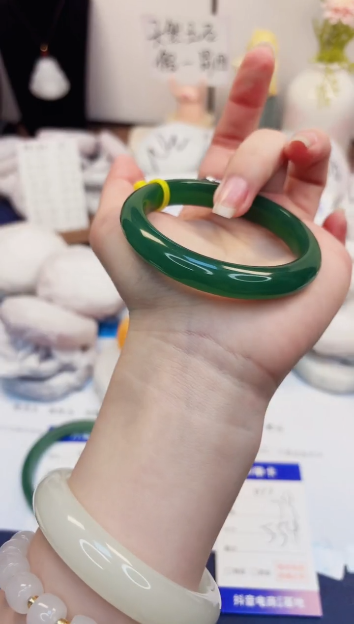 【闪购商品】石英质玉手镯未镶嵌77-东陵玉-圈口55