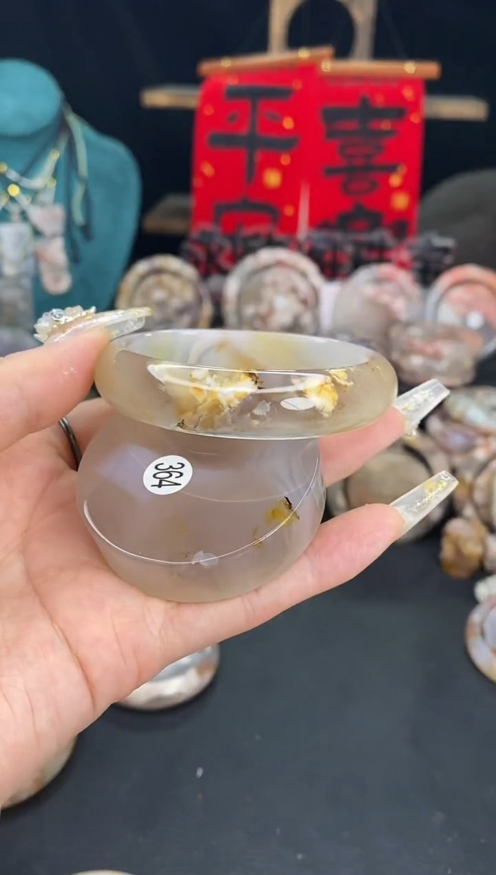 【闪购商品】石英质玉手镯（圆镯）未镶嵌54