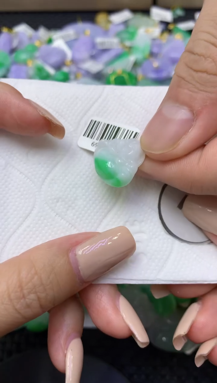 颈饰未镶嵌翡翠天然缅甸翡翠A货