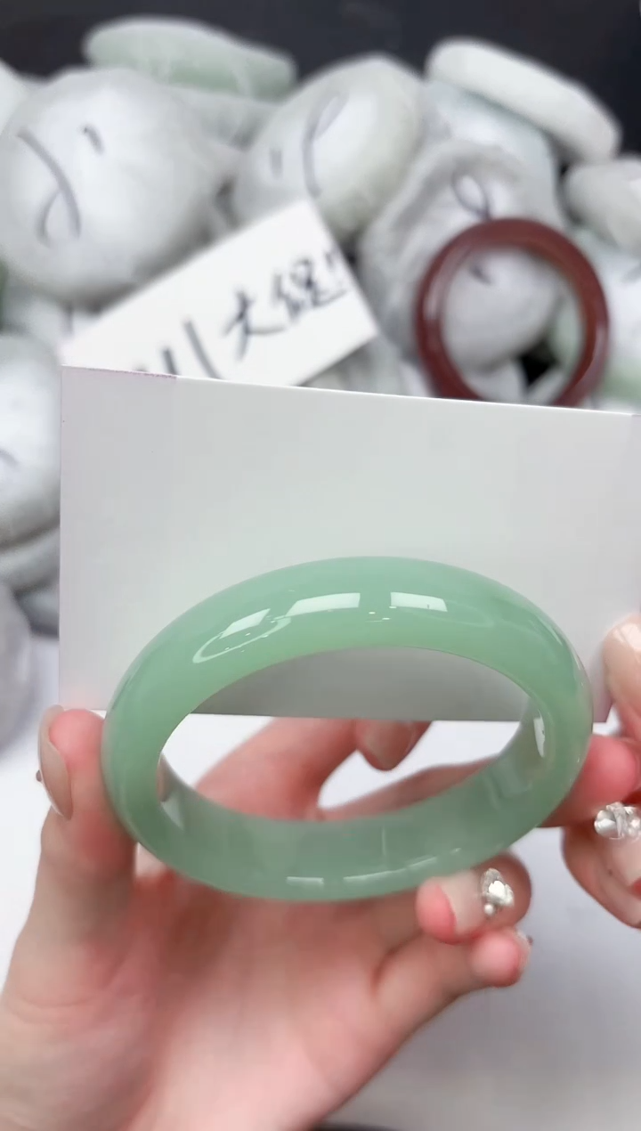 未镶嵌手镯石英质玉114-58.5