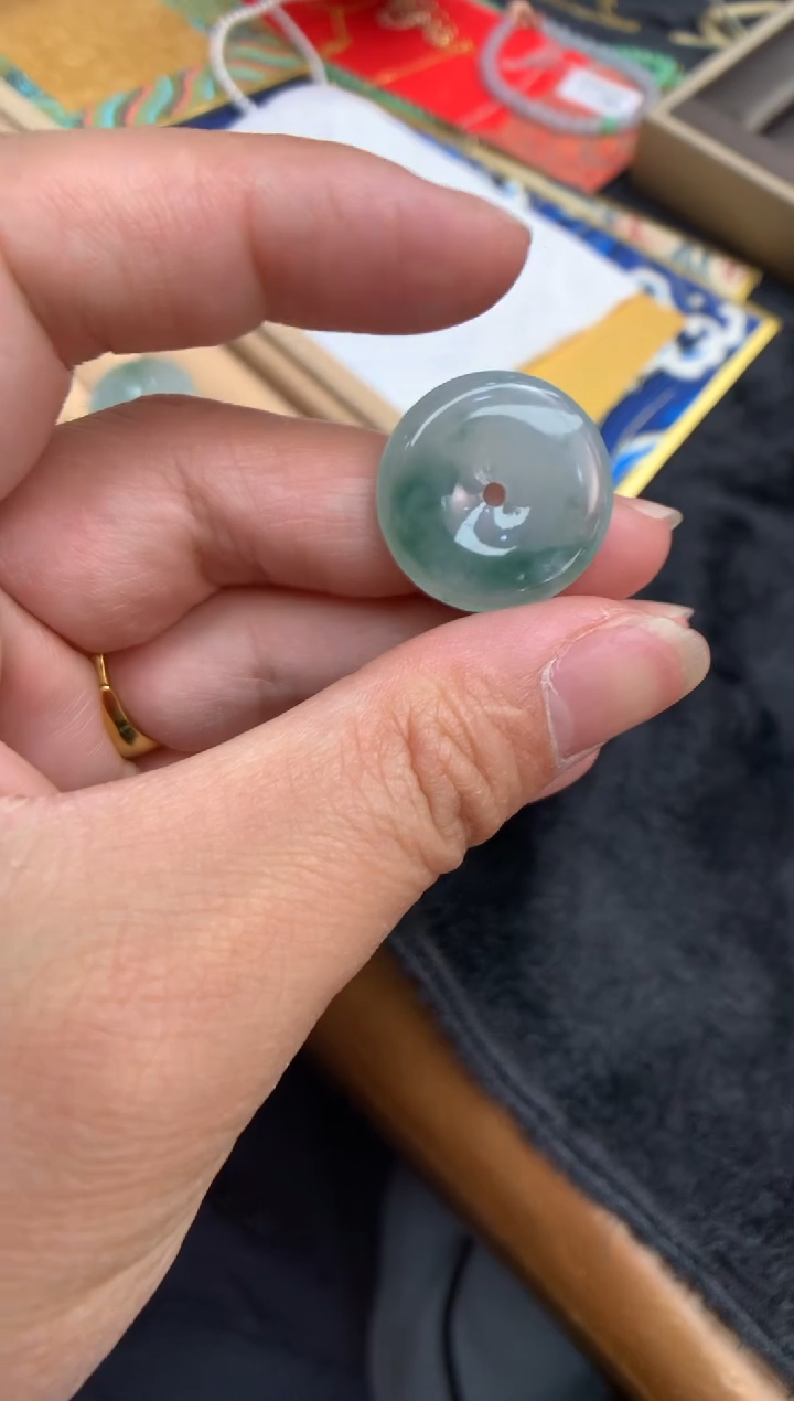 【闪购商品】翡翠颈饰未镶嵌平安扣