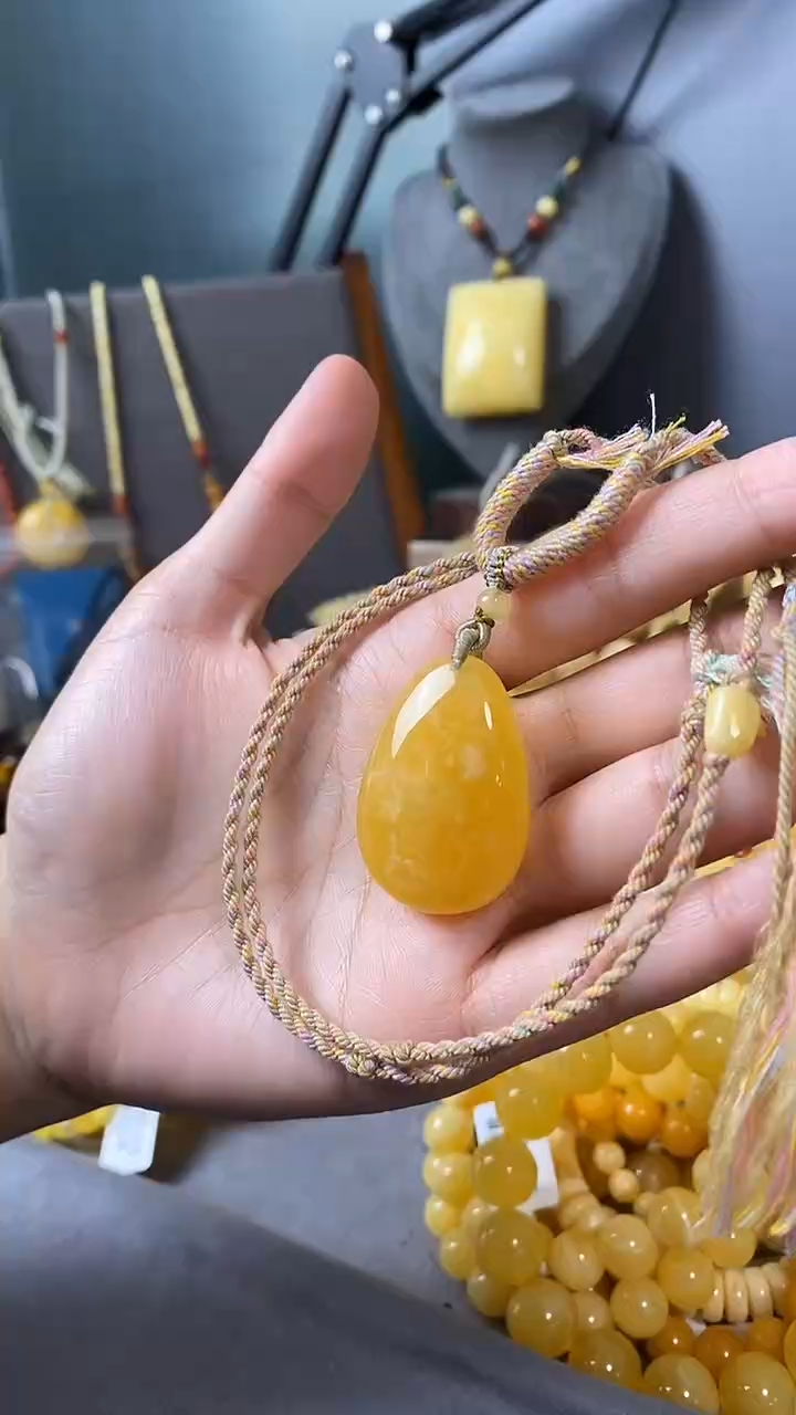 裸石琥珀未镶嵌水滴