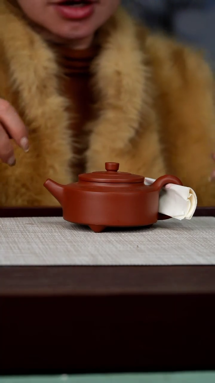 【闪购商品】中国宜兴原矿紫砂壶160c