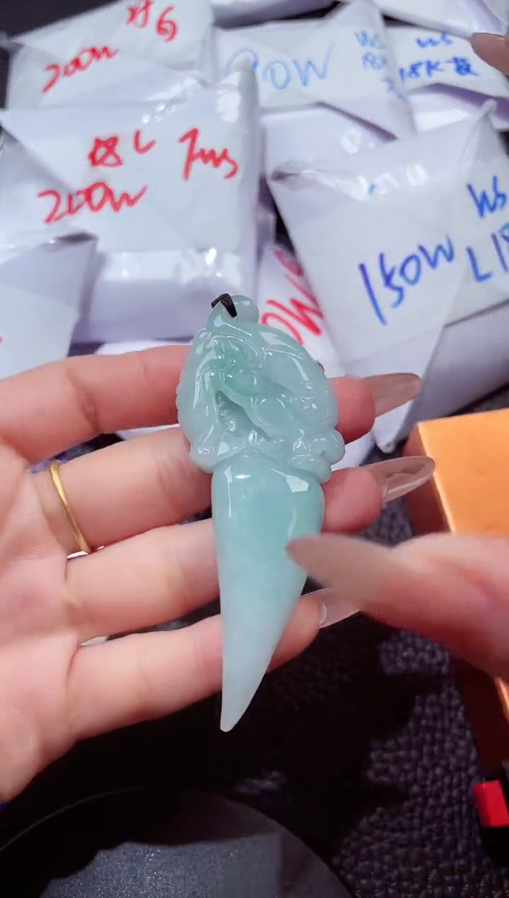 颈饰未镶嵌翡翠00000