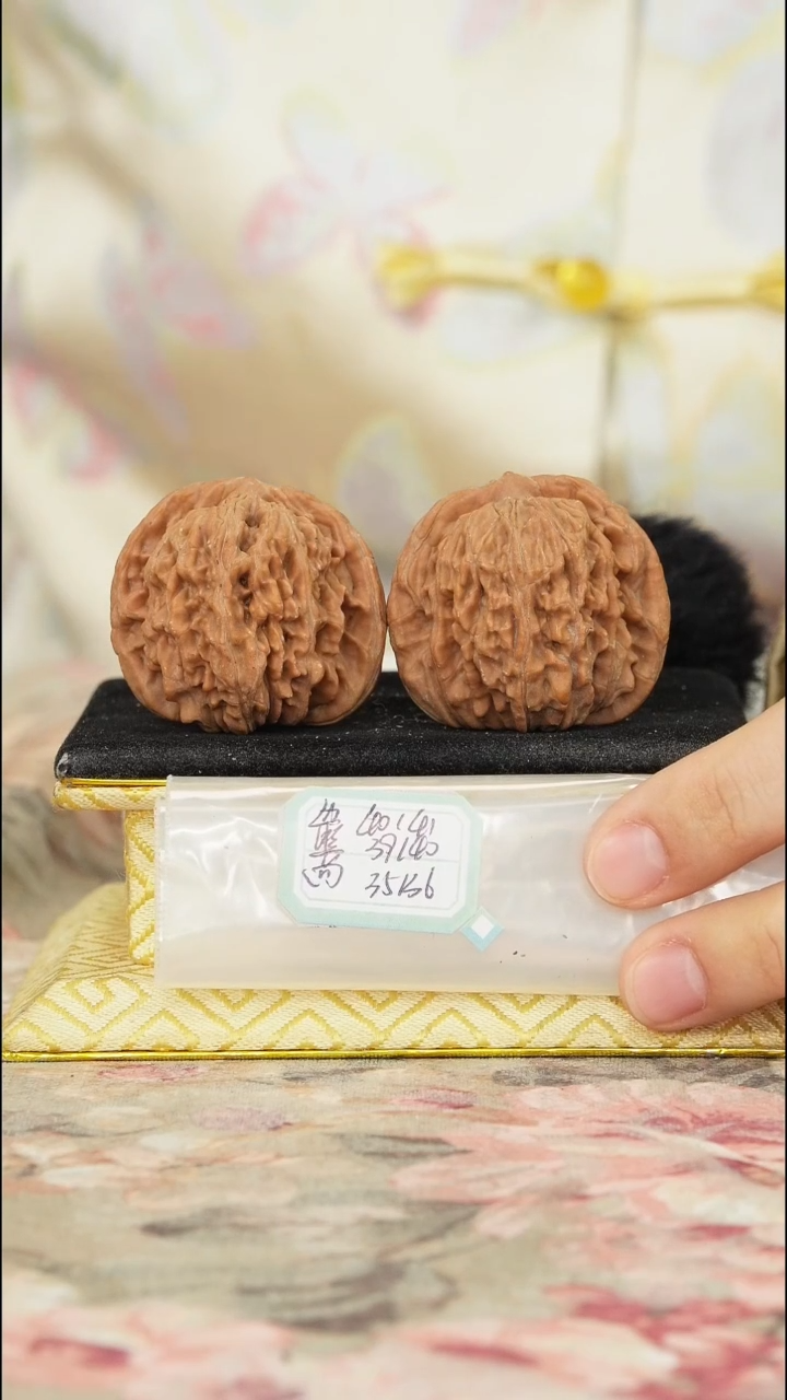 【闪购商品】文玩核桃把件平谷四座楼