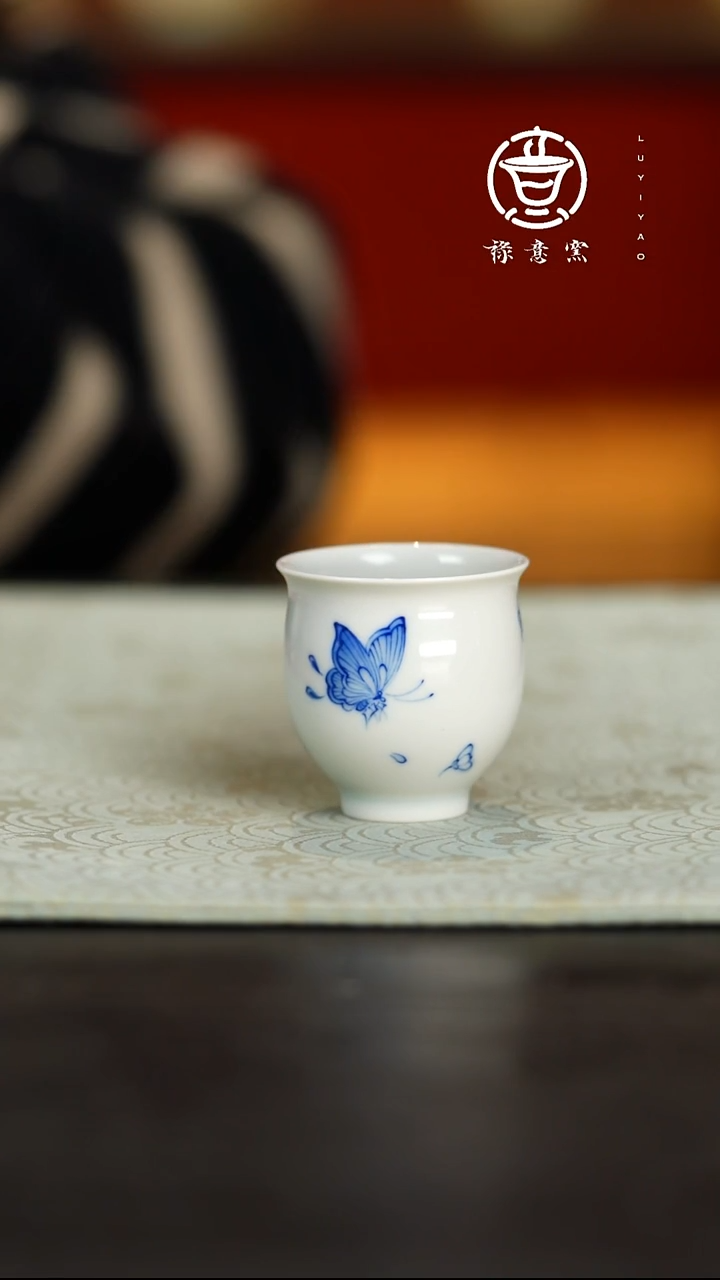 禄意窑青花蝶恋花小品杯