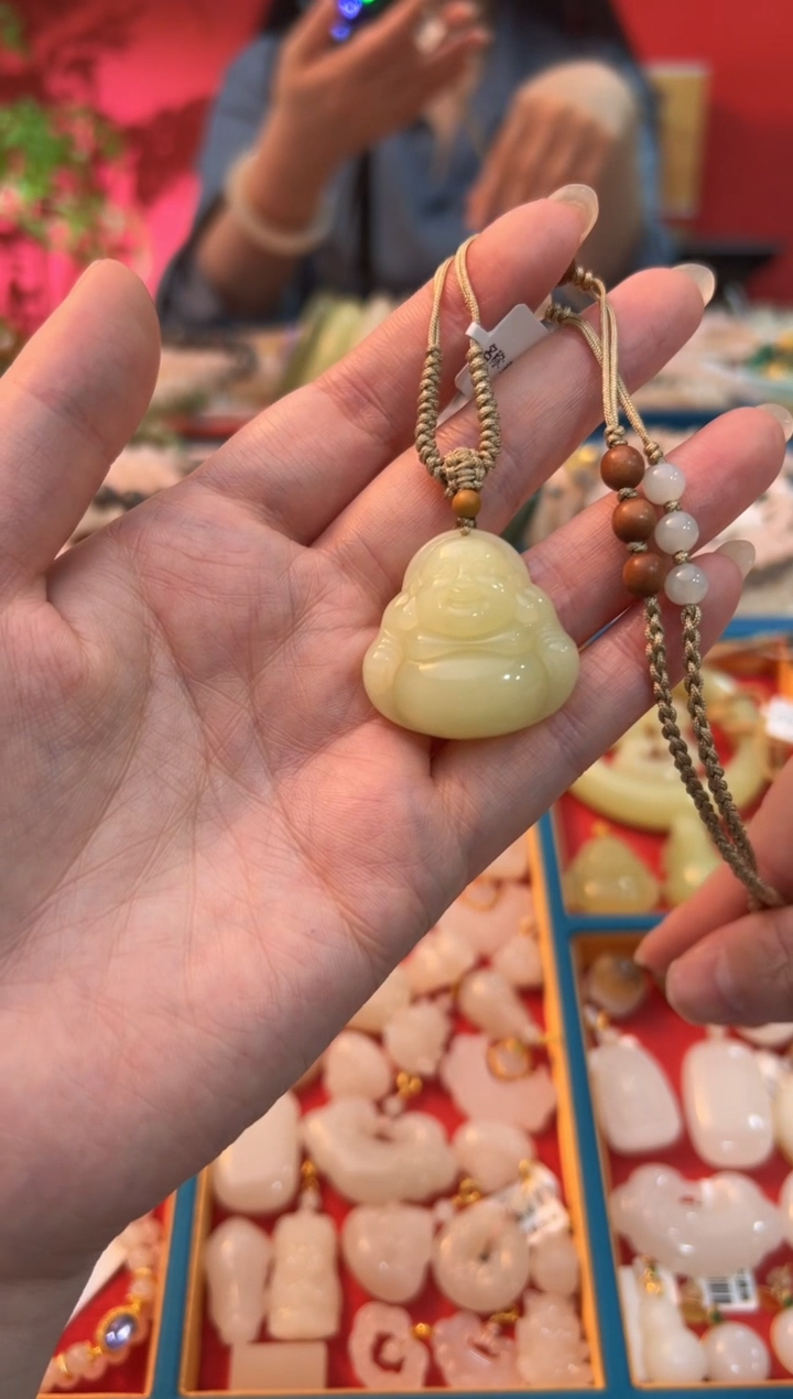 【闪购商品】和田玉吊坠未镶嵌黄口佛公30mm