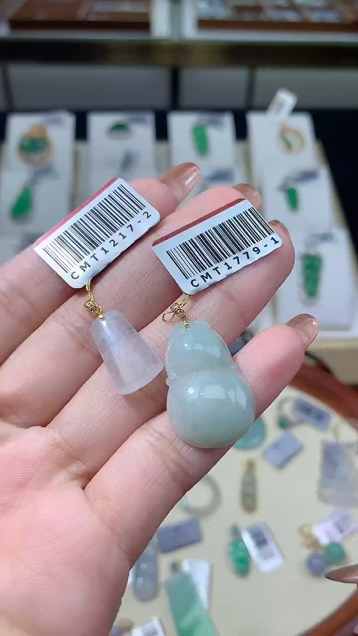 翡翠18K金镶嵌吊坠(不含链)无事牌葫芦多样性发其一套