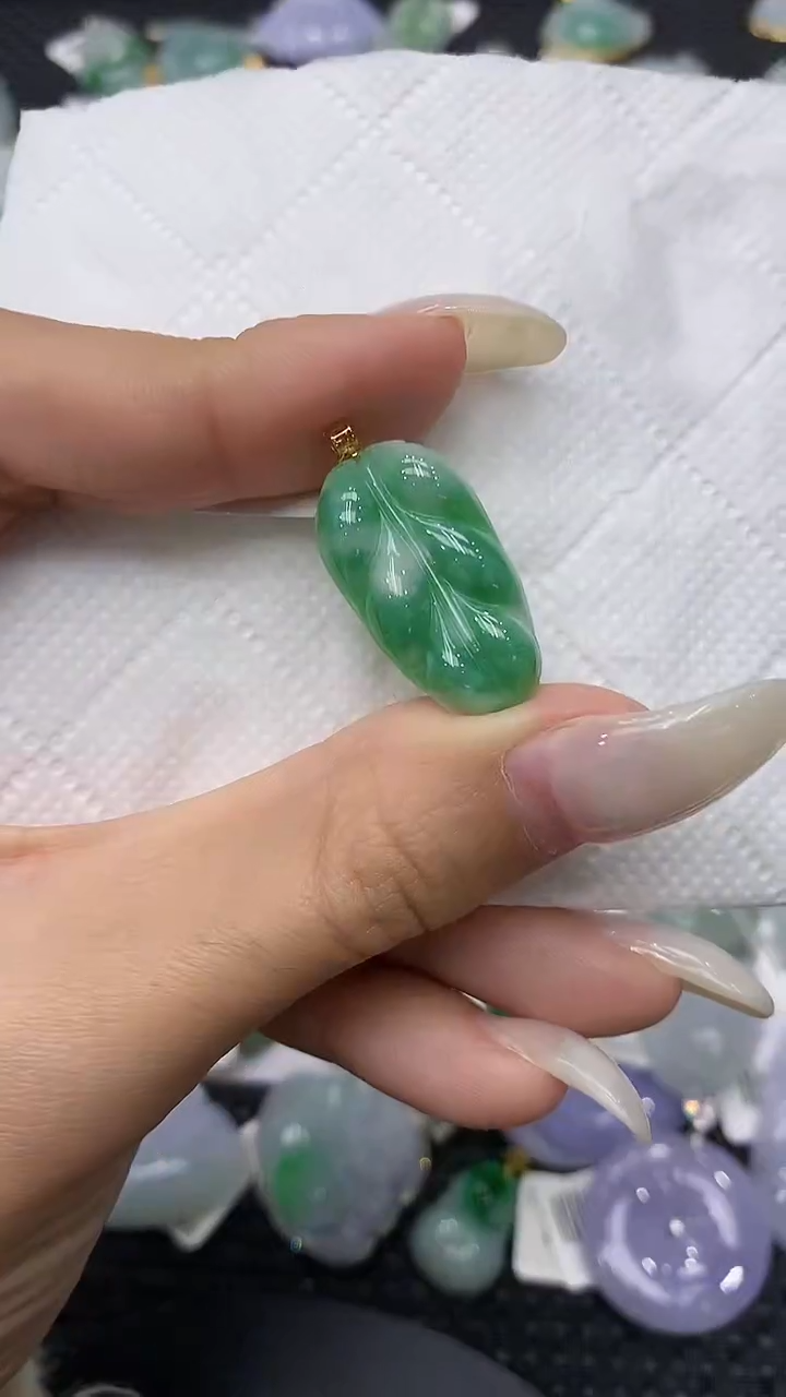 颈饰18K金镶嵌翡翠11111111111