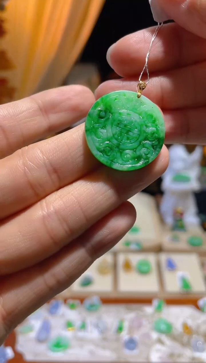 【闪购商品】翡翠颈饰18K金镶嵌假一赔三