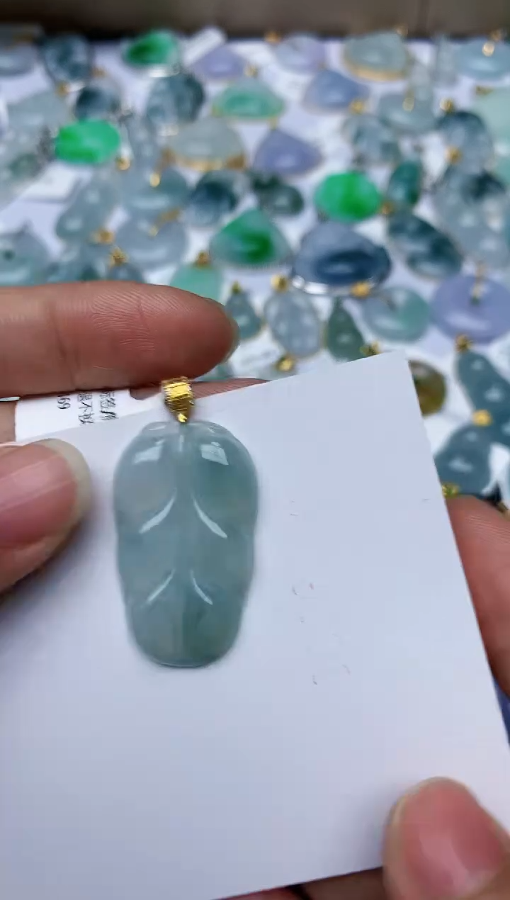 【闪购商品】翡翠颈饰18K金镶嵌天然翡翠A货  