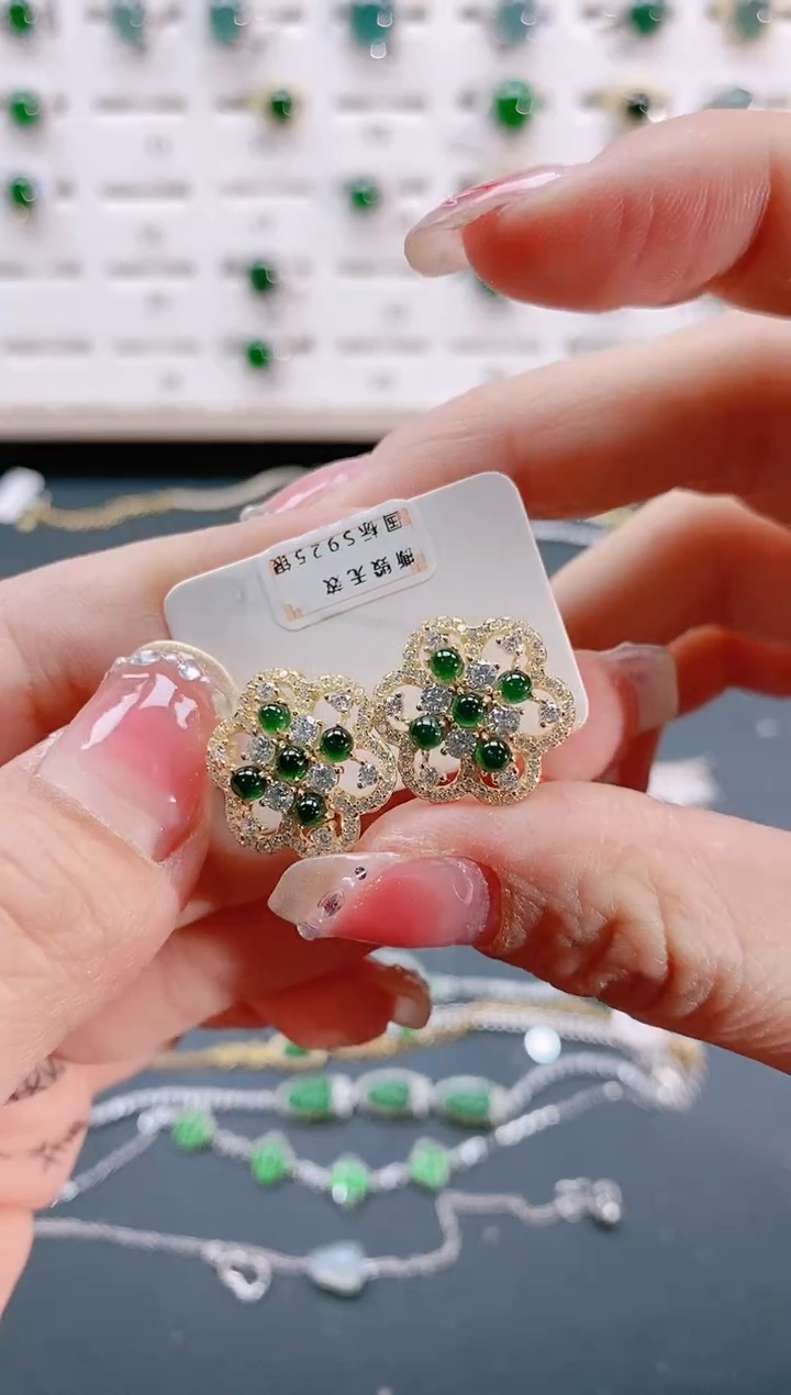 【闪购商品】翡翠耳饰银S925镶嵌天然翡翠