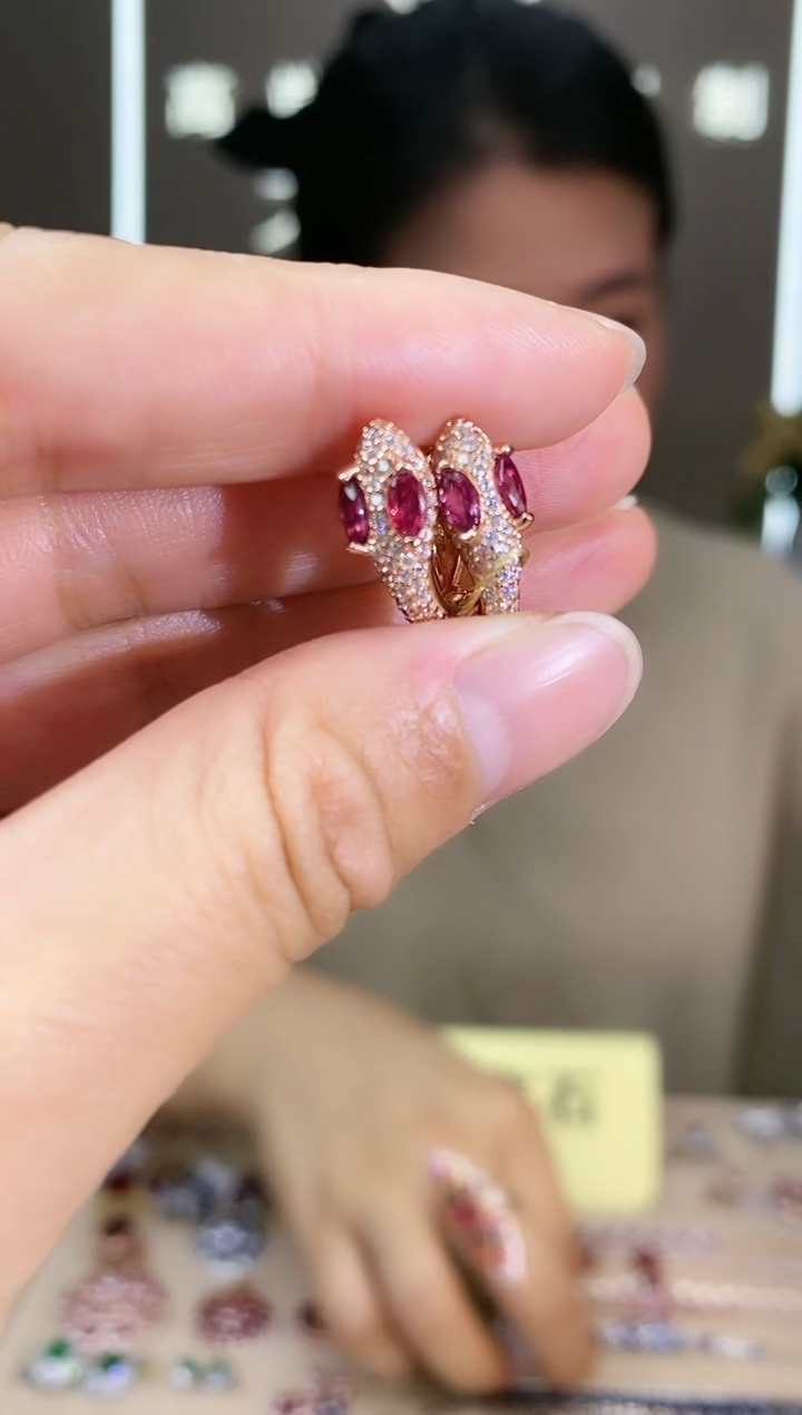 【闪购商品】红宝石耳饰银S925镶嵌耳饰