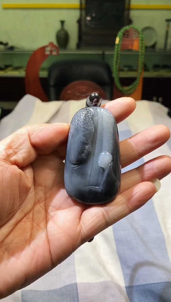 未镶嵌和田玉（墨玉）把件新***源和田玉青花悟道把件