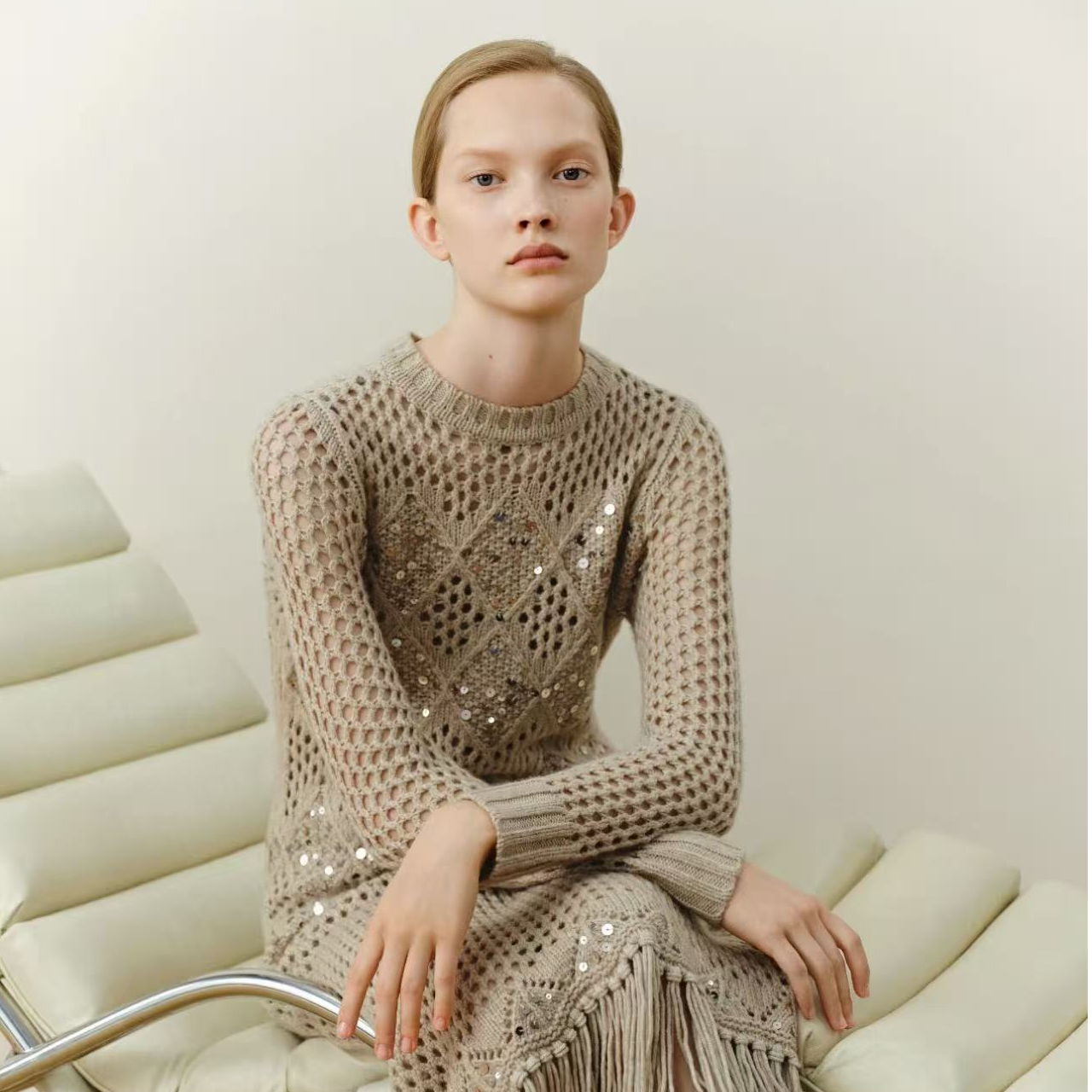 长袖针织圆领休闲上衣毛衣EWF354M05300