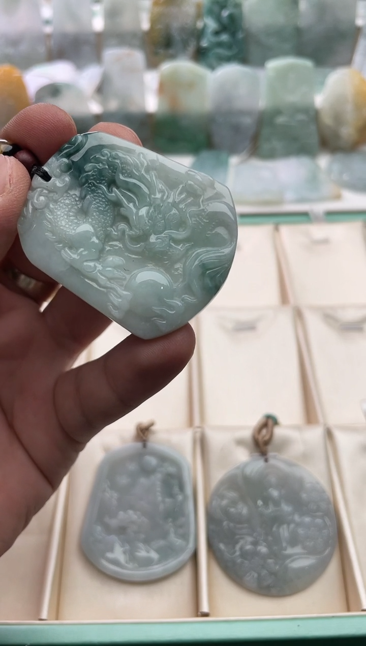 【闪购商品】翡翠颈饰未镶嵌..../2/23/ 149