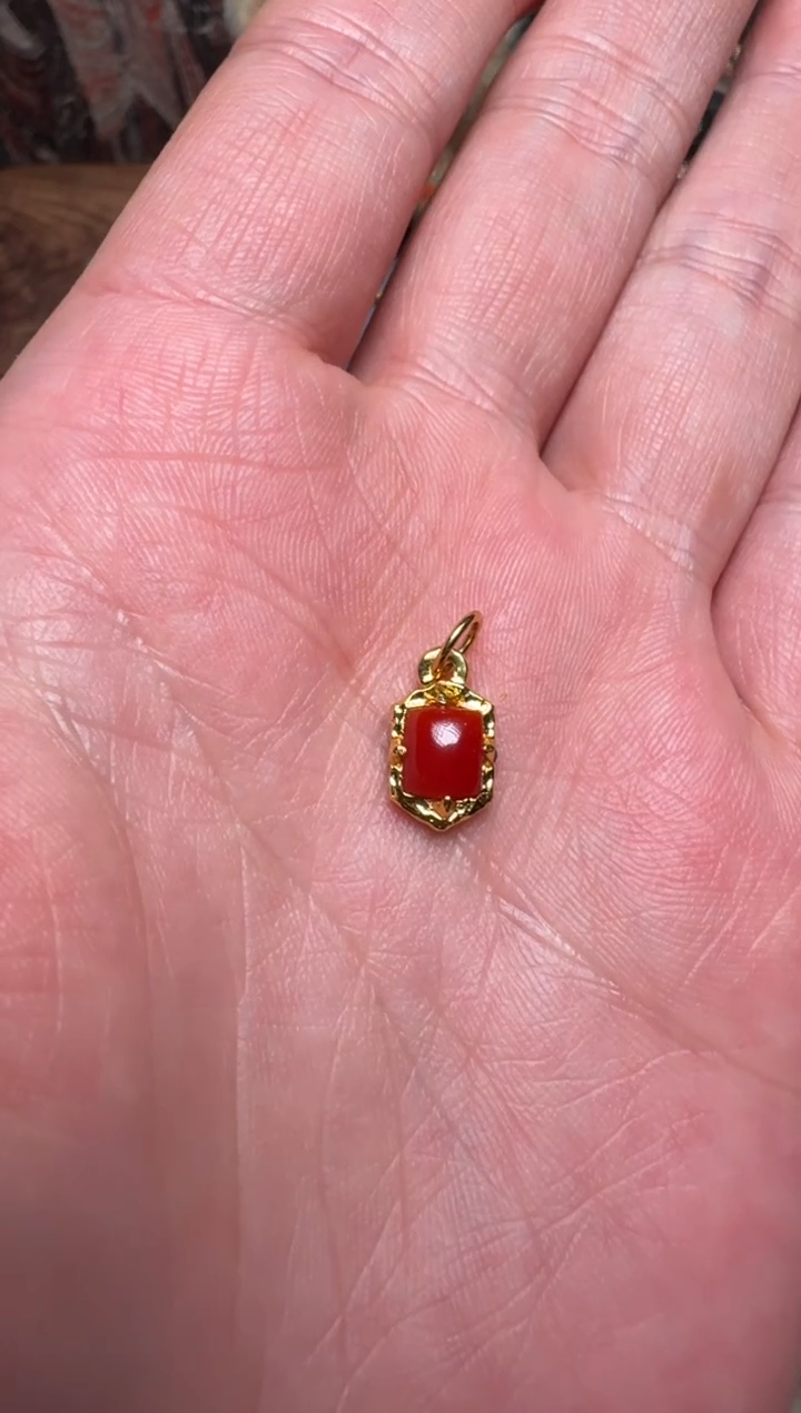 【闪购商品】树脂制品红色侧挂