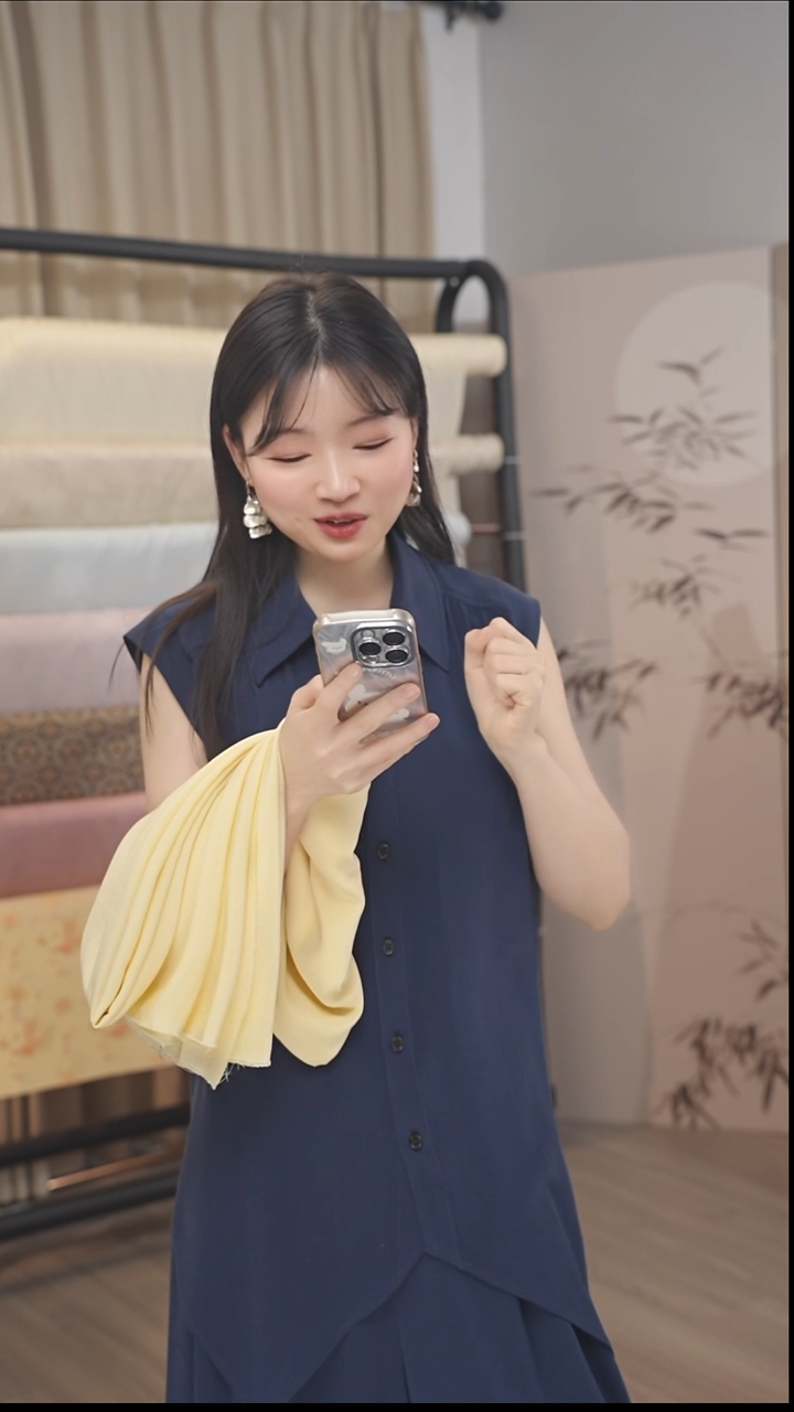 ᗢ*೨鬼绉鹅黄色布头2.27-2米