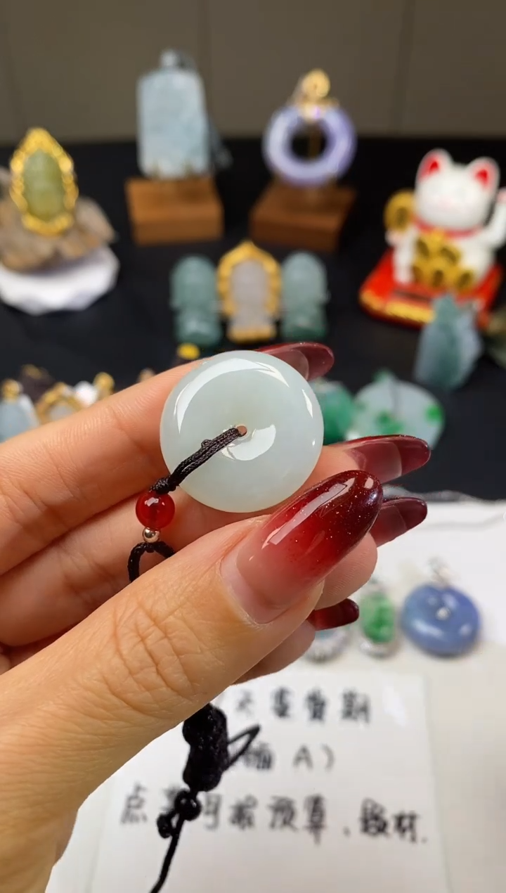 【闪购商品】翡翠颈饰未镶嵌扣子