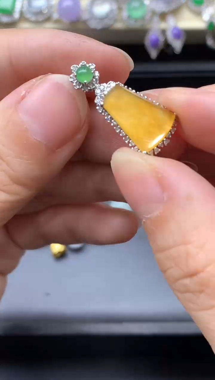 颈饰18K金镶嵌翡翠543-中国好珍宝