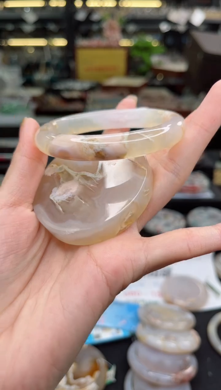 【闪购商品】石英质玉手镯未镶嵌58圈口（赠品镯心）3507069