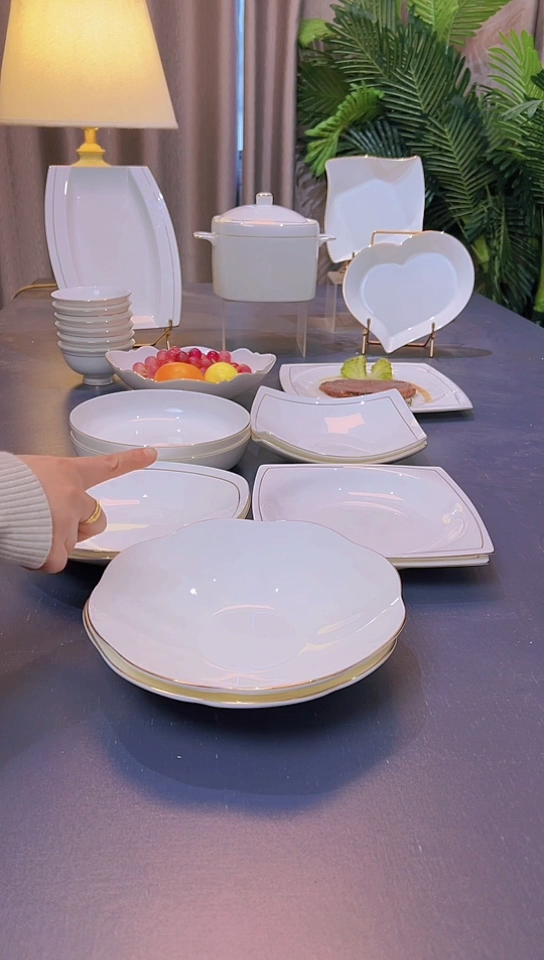 45%以上骨粉骨瓷8英寸天元贵龙三角窝盘花朵盘各2个